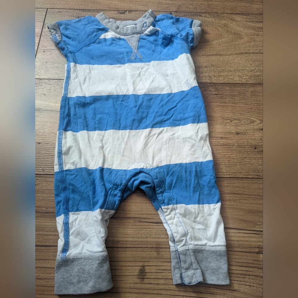 Hanna Andersson blue & white stripe short sleeve romper sz 6-12 months